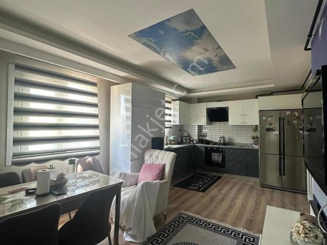 Bulvar Üzeri 3+1 Teraslı Cam Harici Cam Balkon İskanlı Hasarsız