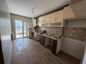 Bulvar Üzeri Ve Batı Adliyesi Yakını Arakat Kiralık 3+1 Daire