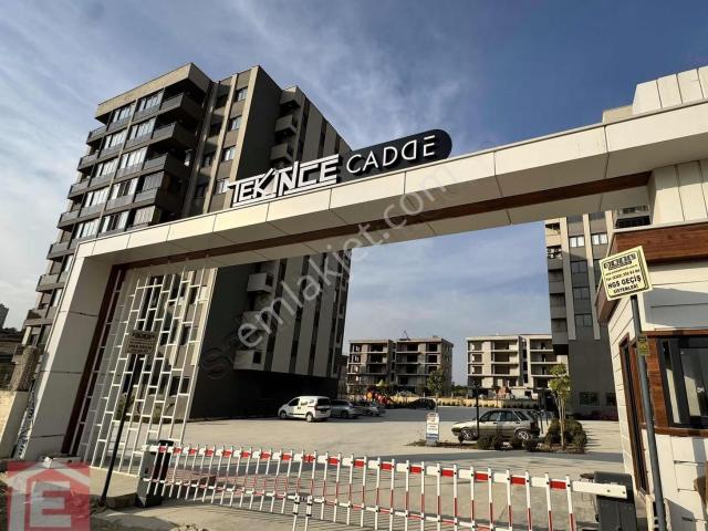 Bulvar Üzeri Yatay Mimari Villa Tadında Satılık 3+1 Daire