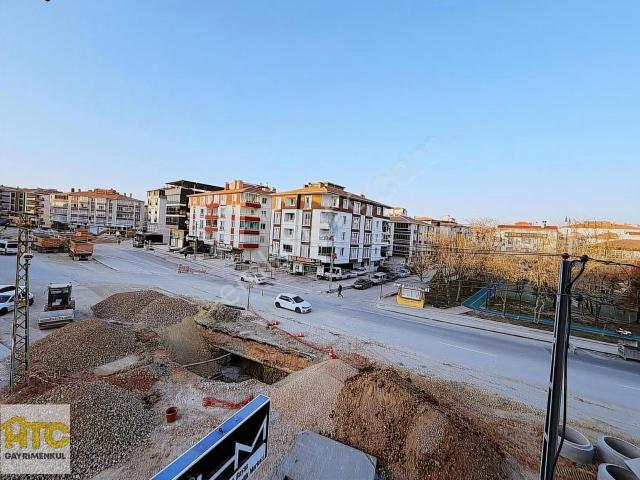 Bulvar Üzerinde Köşebaşı Masrafsız_yüksek Kira Getirili 3+1