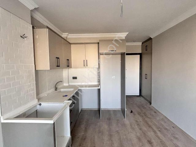 Bulvar Yanı Az Katlı Yeni Binada 2+1 A.mutfak Kat Mülkiyetli Lüx
