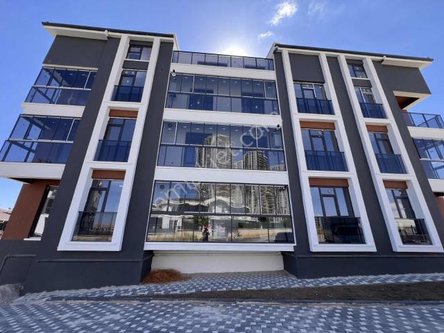 Bulvara Yürüme Mesafesi/önü Açık/ Cambalkonlu/geniş/2+1 Kiralık