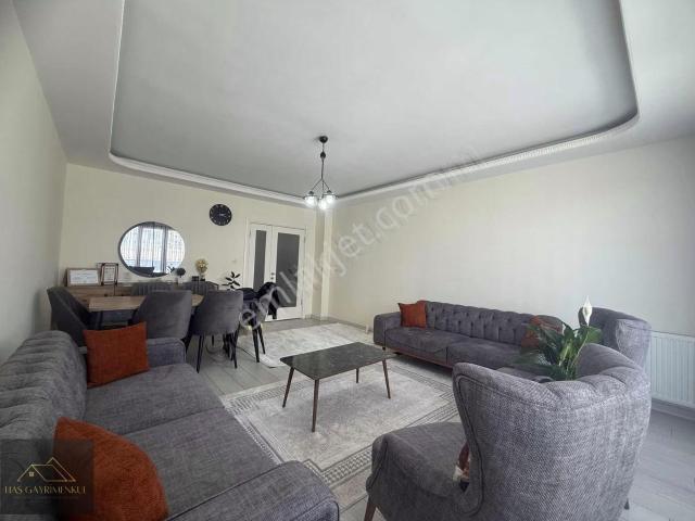 Bulvar'da Yeni Bina'da 4+1 E.banyolu Teras Balkonlu Geniş Daire