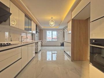 Bulvar'dan Cadde Yakını Ultra Lüx Yapılı Katta Geniş 3+1 Daire!