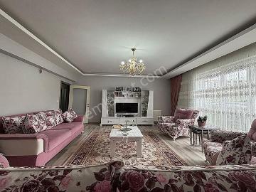 Bulvar'dan Keçiören Karakaya'da Caddeye Yakın Sıfır 3+1 Daire