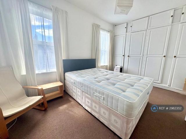 Bulwer St, London, W12 4 bed terraced house to rent £4,300 pcm £992 pw