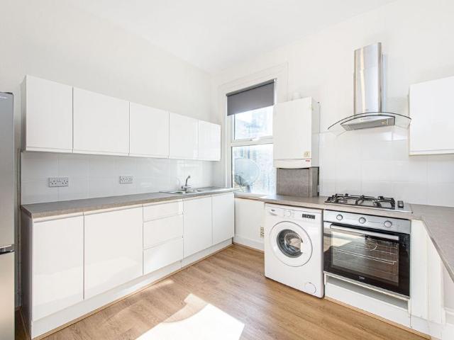 Bulwer Road, New Barnet, Barnet, EN5 2 bed flat to rent £1,850 pcm £427 pw