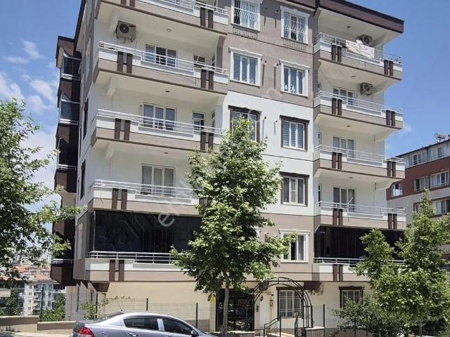 Bülbülzadede Tramvaya Yakın Geniş Daire