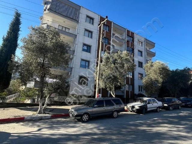 Buldan'da Ana Cadde Üzeri Satılık 2+1 Daire