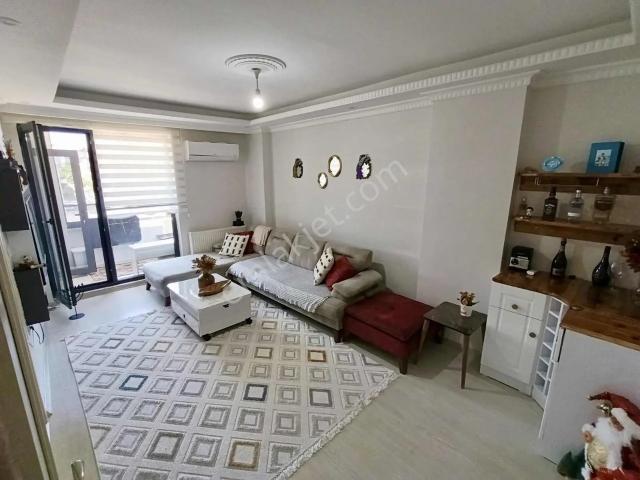 Bülent Yılmazdan Satılık Butik Sitede 2+1 Asansörlü Arakat Daire