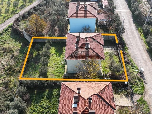 Bulgurcada 525 M2 Köşe Arsa İçinde 2katlı Ev Depo Menderes İzmir