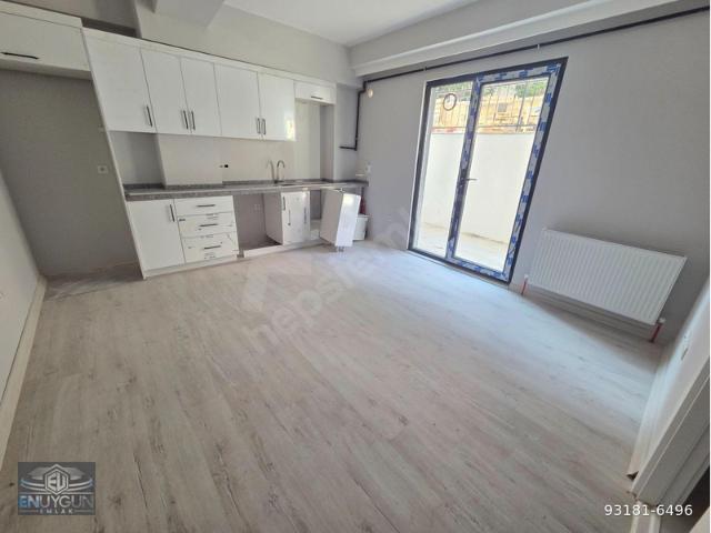 BULGURLU METRO YAKINI SIFIR BİNADA FIRSAT BAHÇE KATI 1+1 DAİRE