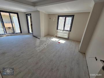 BULGURLU METROYA 9 DAKİKA LİBADİYE CADDESİ YAKINI SIFIR BİNADA FERAH ARAKAT 2+1