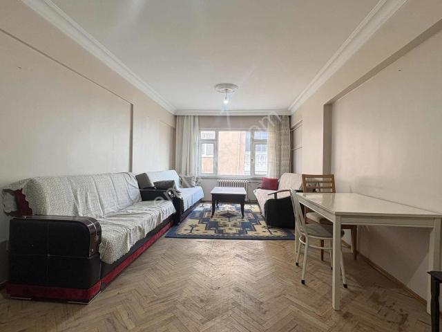 Bulgurlu Mh. Detay 1 Sitesinde Süper Konum Full Eşyalı 3+1 Daire