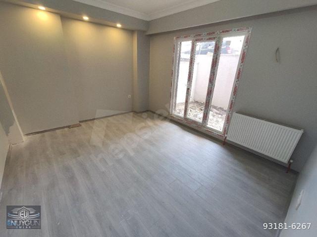 BULGURLUDA KATTA TEK METROYA 4 DK YÜRÜME MESAFESİNDE BAHÇE KULLANIM ALANLI DAİRE 2+1