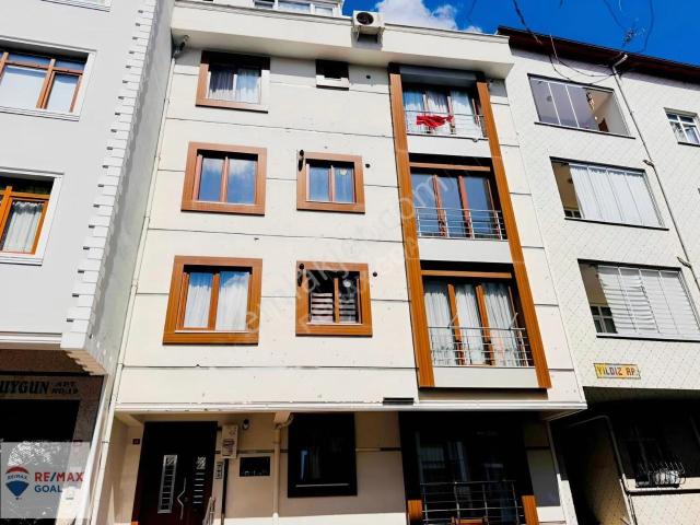 Bulgurlu'da Satılık Arakat Kapalı Mutfaklı 1+1 Daire