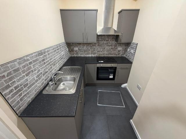 Bull Street, Wednesbury WS10, 2 bed flat to rent, £800 pcm | PrimeLocation