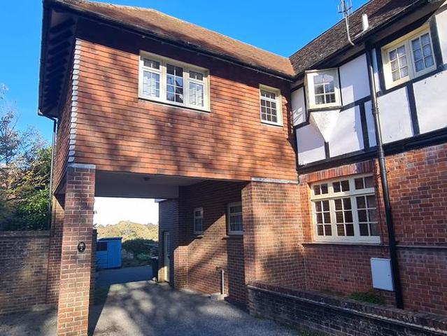 Bullen Road, Ryde PO33 2 bed semi detached house to rent £995 pcm £230 pw