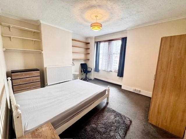 Buller Road, Room 3, Brighton 3 bed house share to rent £600 pcm £138 pw