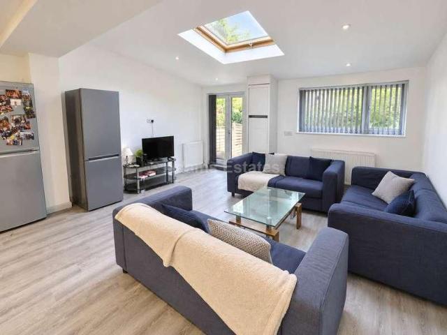Bulmershe Road, University Area, RG1