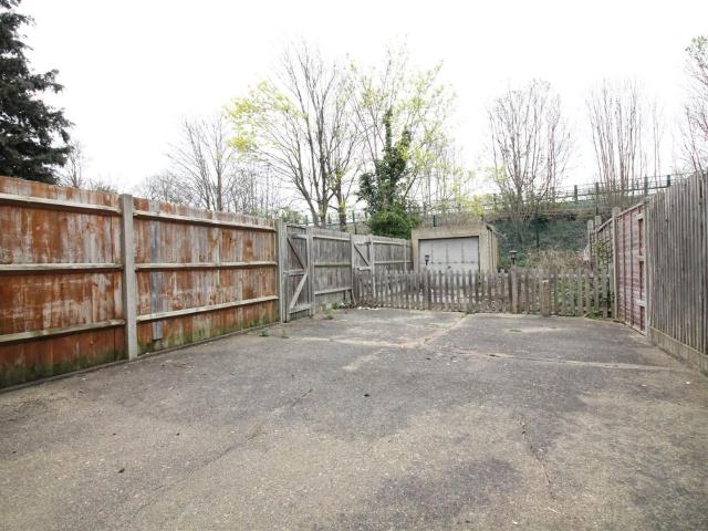 Bulstrode Avenue, Hounslow