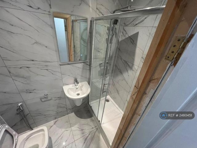Bulstrode Road, Hounslow, TW3 1 bed in a house share to rent £600 pcm £138 pw