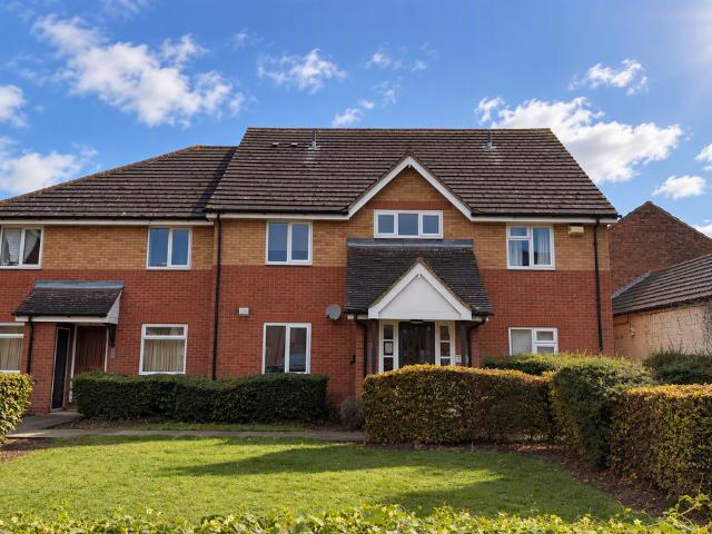 Burton Court, Peterborough, PE1 1 bed apartment to rent £750 pcm £173 pw