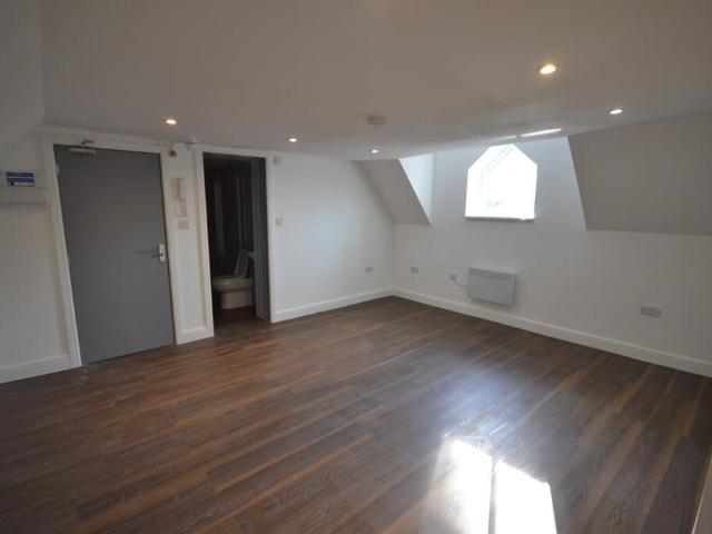 Burton Street, Leicestershire LE13 Studio to rent £794 pcm £183 pw