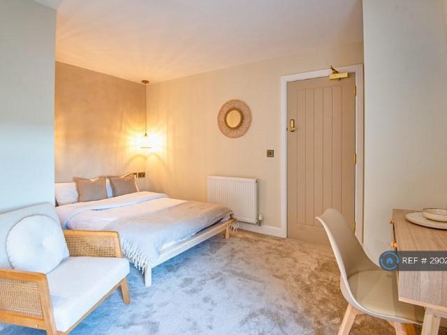 Burton Road, Derby, DE23 1 bed in a house share to rent £695 pcm £160 pw