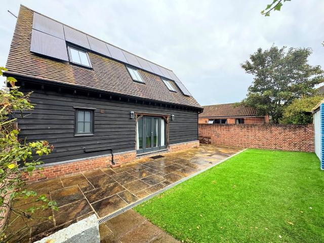 Bury Chase, Felsted CM6, 2 bed detached house to rent, £1,675 pcm | PrimeLocation