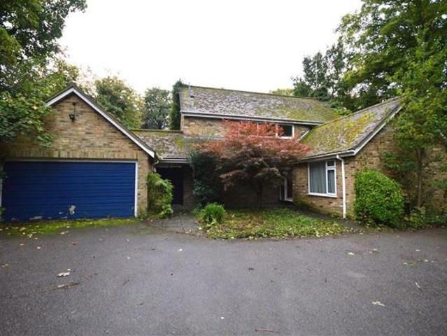 Bury Lane, Rickmansworth, Rickmansworth 4 bed house to rent £1,850 pcm £427 pw