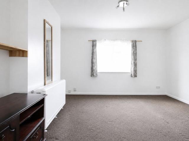 Bury Park Road, Luton LU1, Studio to rent, £750 pcm | PrimeLocation