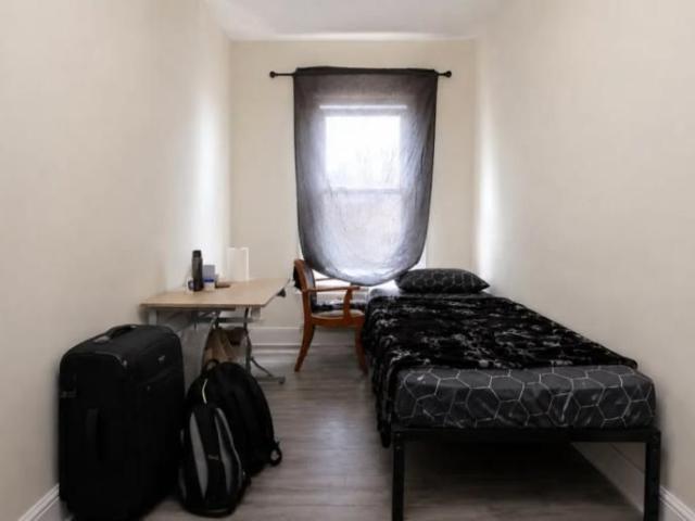 Bury Park Rd, Luton, Bedfordshire LU1, 3 bed flat to rent, £1,450 pcm | PrimeLocation