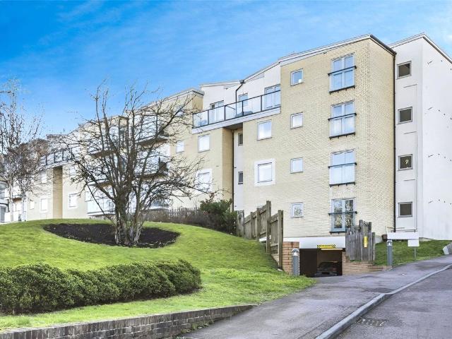 Bury Road, Hemel Hempstead, Hertfordshire HP1, 2 bed flat to rent, £1,500 pcm | PrimeLocation