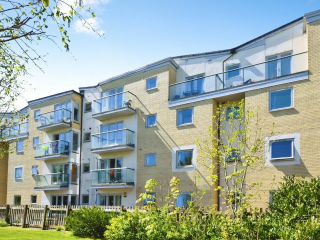 Bury Road, Hemel Hempstead HP1, 2 bed flat to rent, £1,500 pcm | PrimeLocation