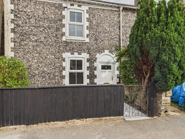Bury Road, Thetford, IP24 2 bed terraced house to rent £950 pcm £219 pw