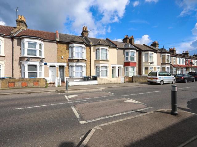 Bury Street, London N9, 2 bed maisonette to rent, £1,600 pcm | PrimeLocation