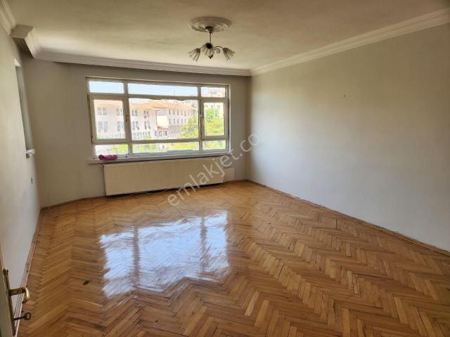 Burak Emlak'dan Kiralık Daire Cebeci Karacabey Sk. 3+1 B.salon