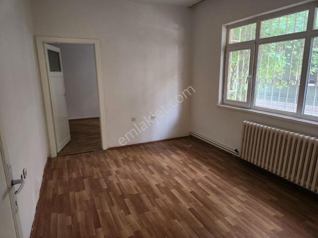 Burak Emlak'dan Kiralık Daire Kurtuluş Bahadırlar Sk. 2+1 Yapılı