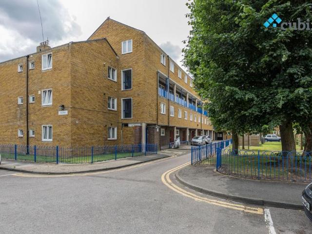 Burbage Close, London SE1 3 bed flat to rent £3,298 pcm £761 pw
