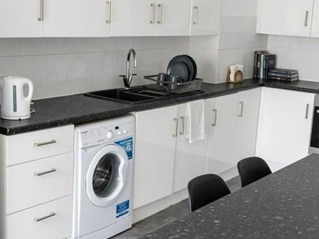 Burchell Road, London, SE15 4 bed semi detached house to rent £2,800 pcm £646 pw
