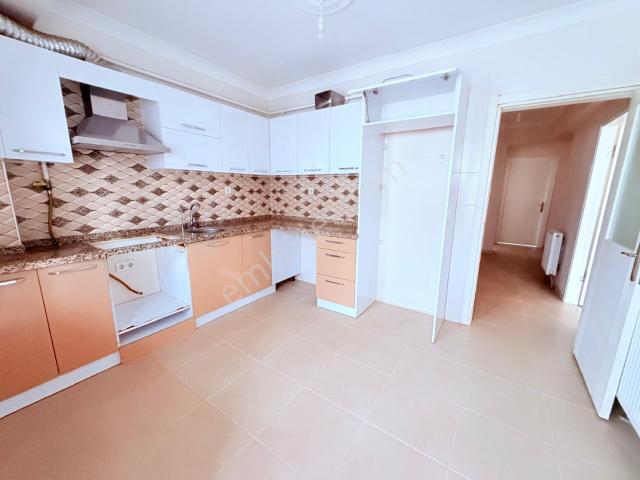 Burcu'dan 100. Yıl Mh.site İçinde,depozitosuz Arakat 3+1 Kiralık