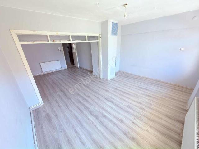 Burcu'dan 17 Eylül Mh Merkez'de Geniş Arakat 1+1 Kiralık Daire