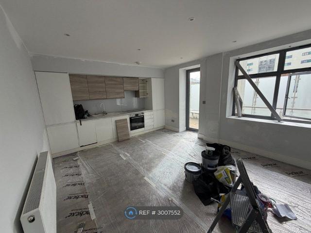 Burdett Road, London E14, 1 bed flat to rent, £1,900 pcm | PrimeLocation