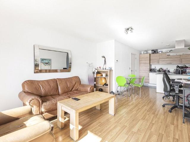 Burdett Road, London, E3 4JU