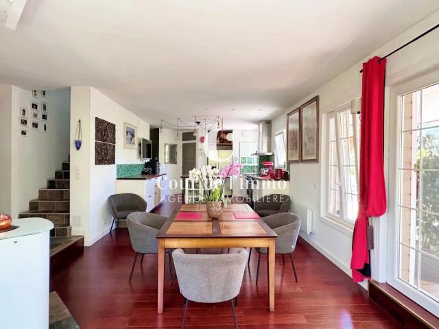 BURDIGNIN MAISON D'ARCHITECTE 8 PIECES A VENDRE