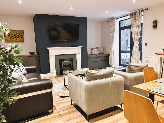 Burdon Terrace, Newcastle Upon Tyne NE2 2 bed apartment to rent £2,000 pcm £462 pw
