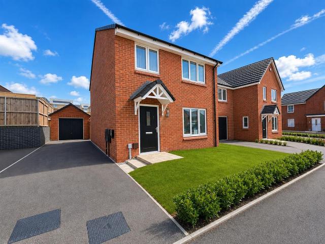 Burdock Pass, Feniscowles, Blackburn BB2, 4 bed property to rent, £1,850 pcm | PrimeLocation