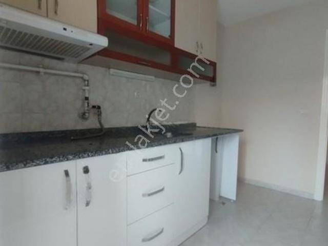 Burdur Merkez Atatürk Mahallesinde Kiralık 2+1 Arakat Daire
