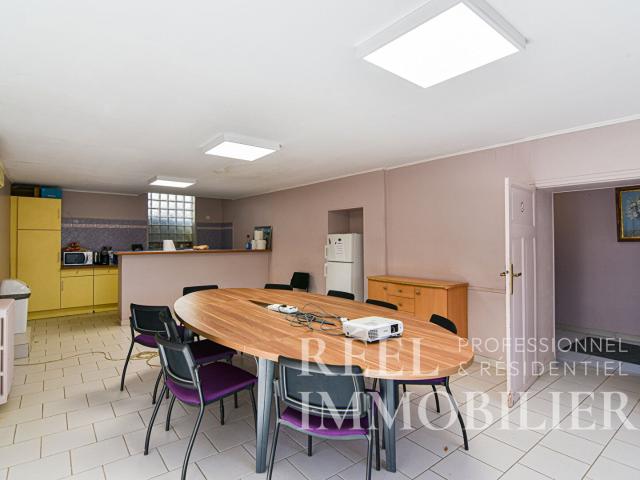 Bureaux ou projet d'habitation au coeur du village 270m² Monfort